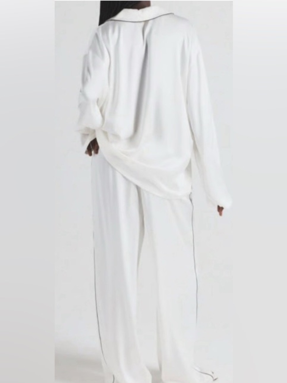 SKIMS Silk Pajama Set S - Picture 2 of 15